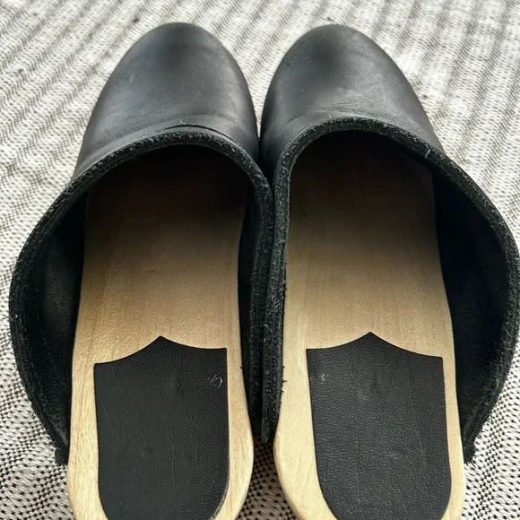 No.6 Old School Clogs - Picture 3 of 5